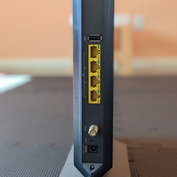 NETGEAR - Nighthawk AC1900 Router with DOCSIS 3.0 Cable Modem - Black - Picture 2 of 6